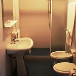 Otel Capri 2*